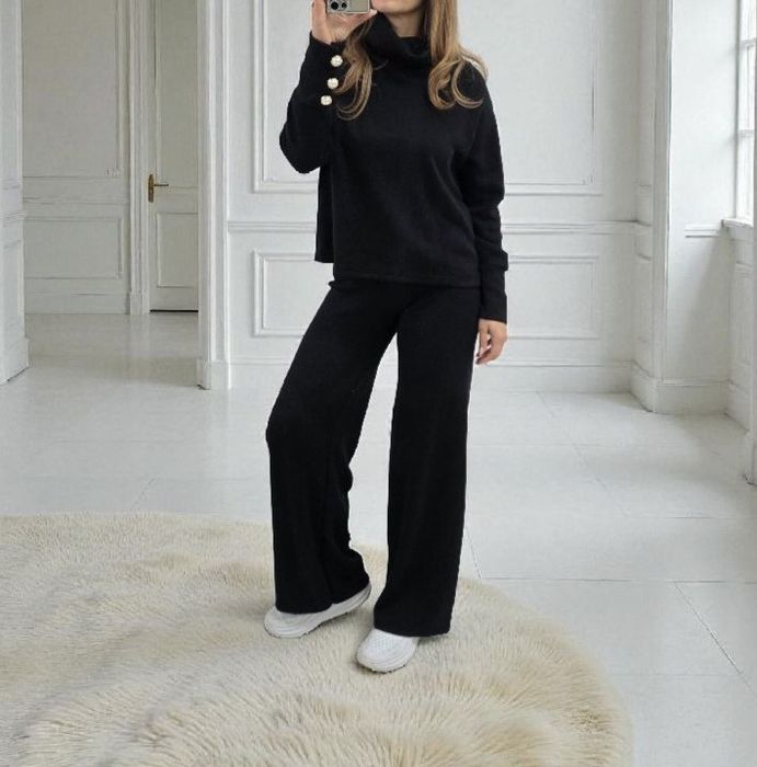 Compleu tricot cu perle la mâneci. Colecție nouă