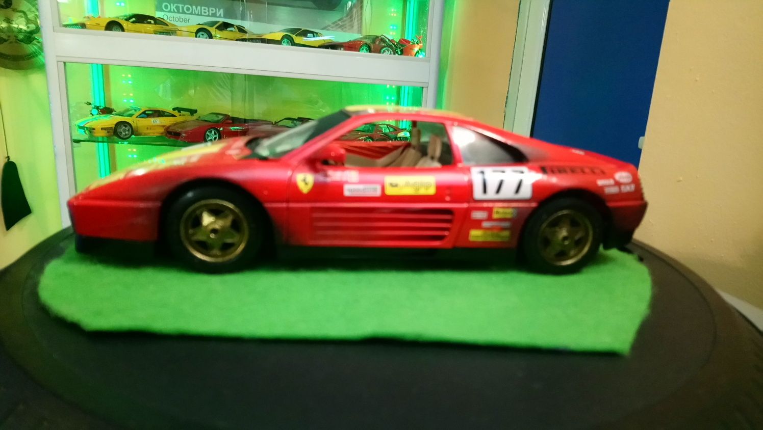 Ferrari 1 :18  348 GT, TB ,TS Bburago ,maisto