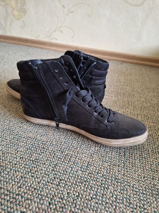 Продам батинки нубук в отличном состоянии