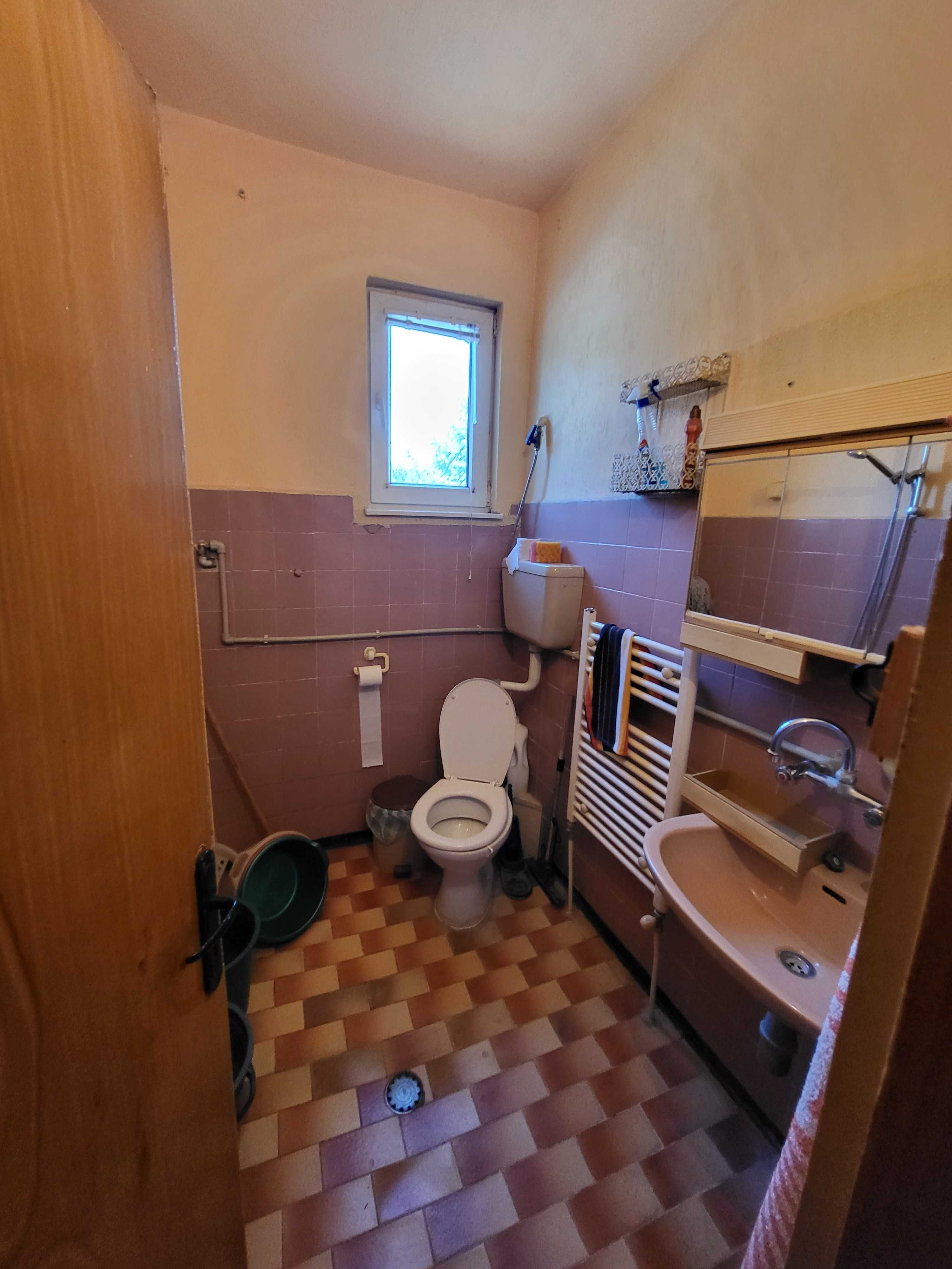 Продавам къща в гр.Пещера