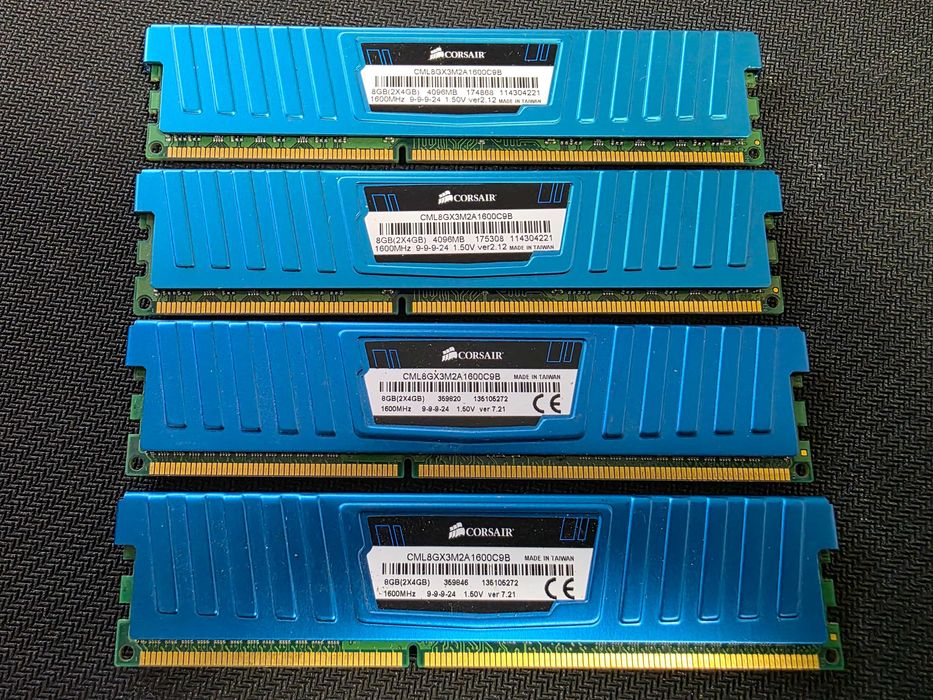 Memorie 16GB DDR3 1600MHz (4 x 4 GB) Corsair Vengeance blue