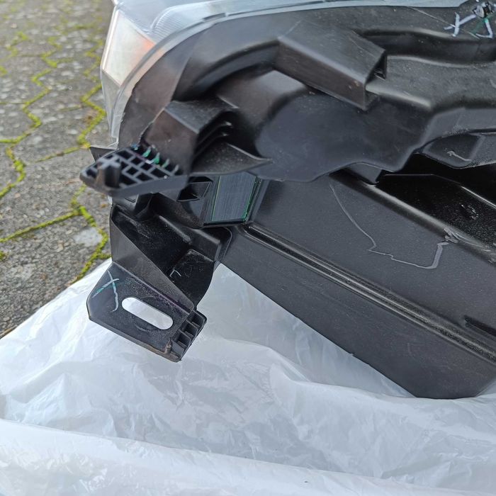 Десен фар за Ford Mustang Mach-E FULL LED LJ8B13E014BE