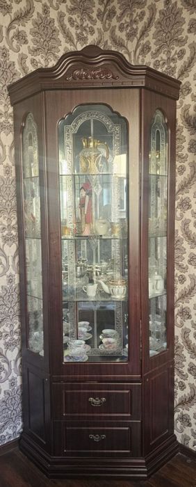 Уголок идишлари билан сотилади