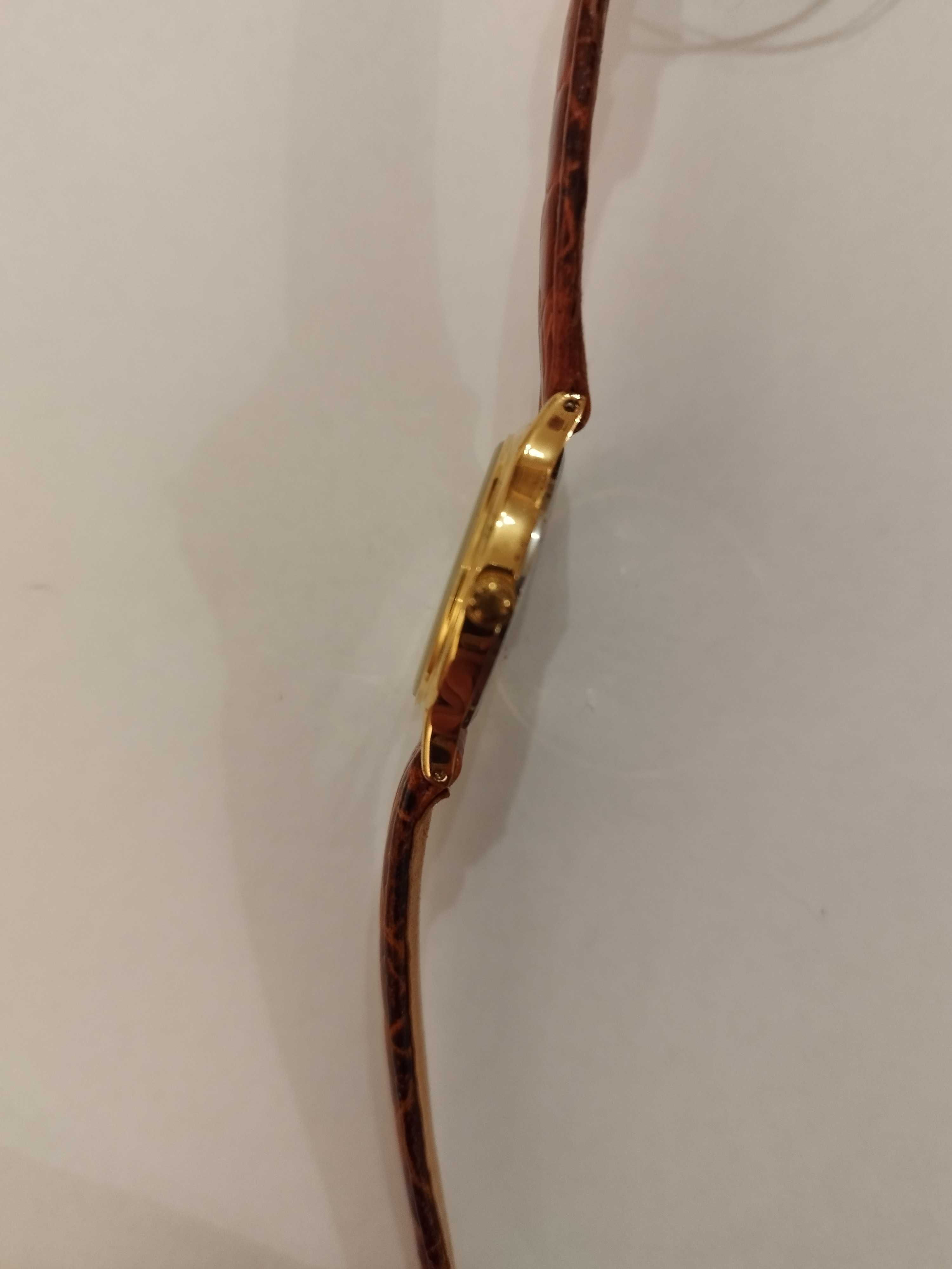 Продавам чисто нов елегантен дамски часовник ''SEIKO''.