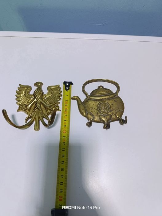 Бронзови закачалки