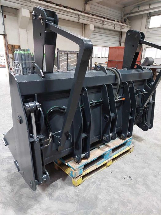 Cupa multifunctionala buldoexcavator