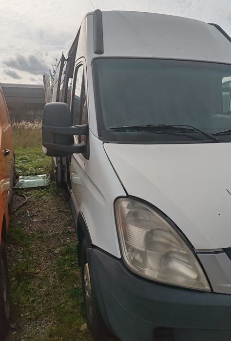 Dezmembrez Iveco Daily 2.3 ,2011