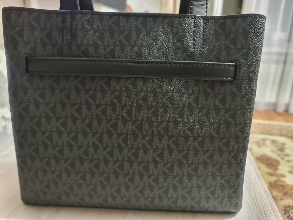 Сумка от Michael Kors