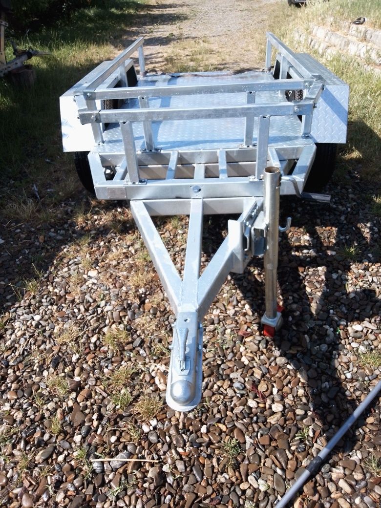 Remorcă utilaje 800 kg