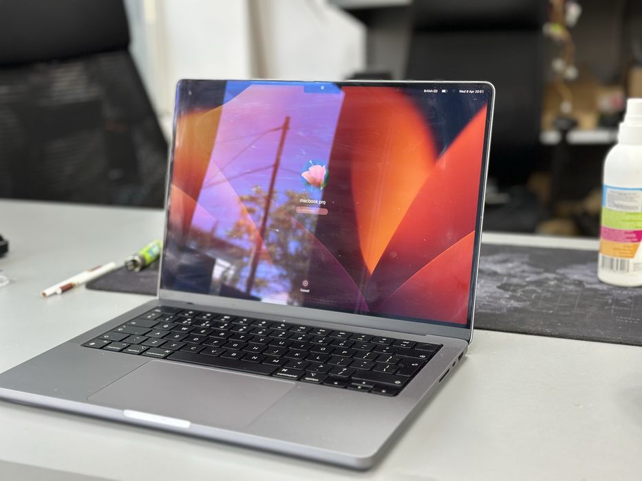 Apple macbook pro 14” 2023