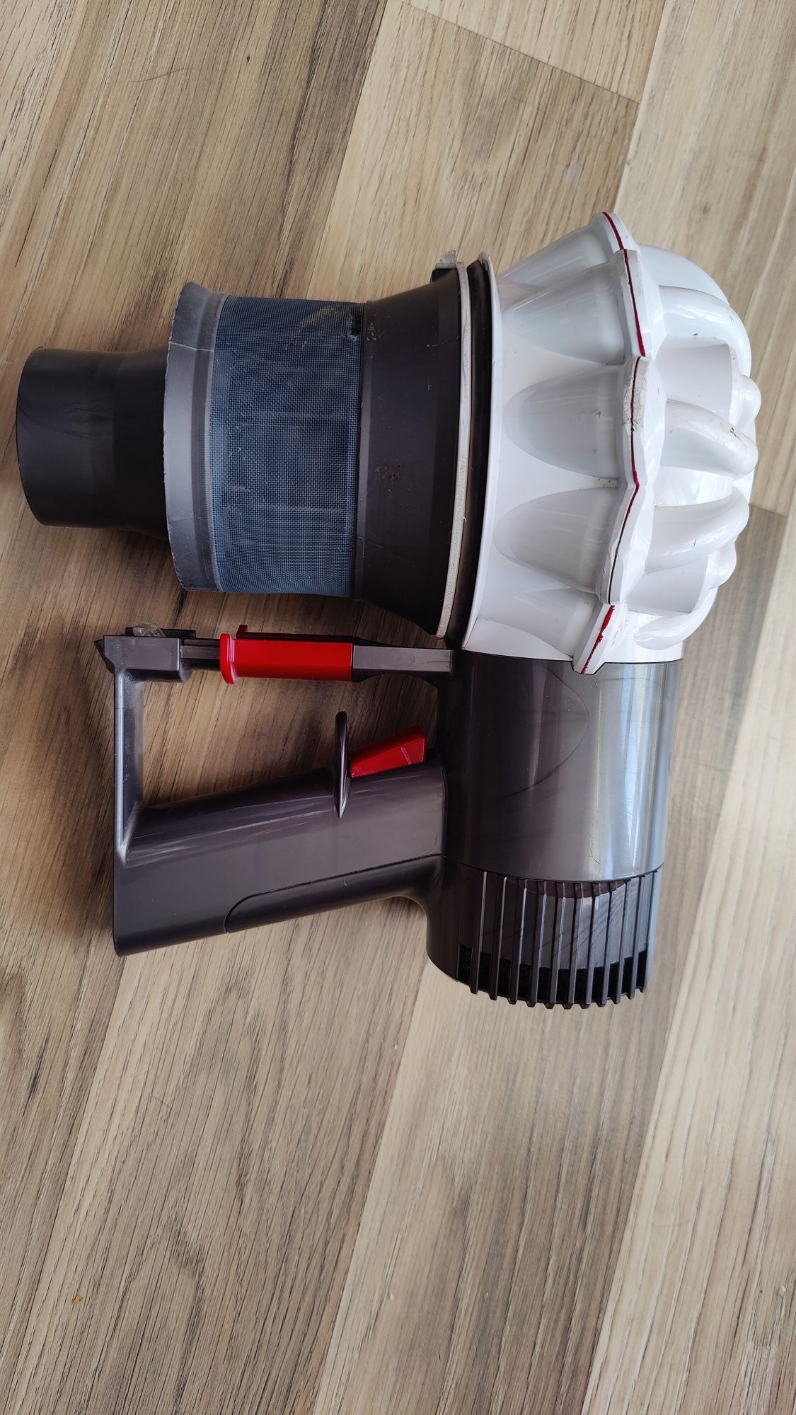 Dyson DC62 прахосмукачка
