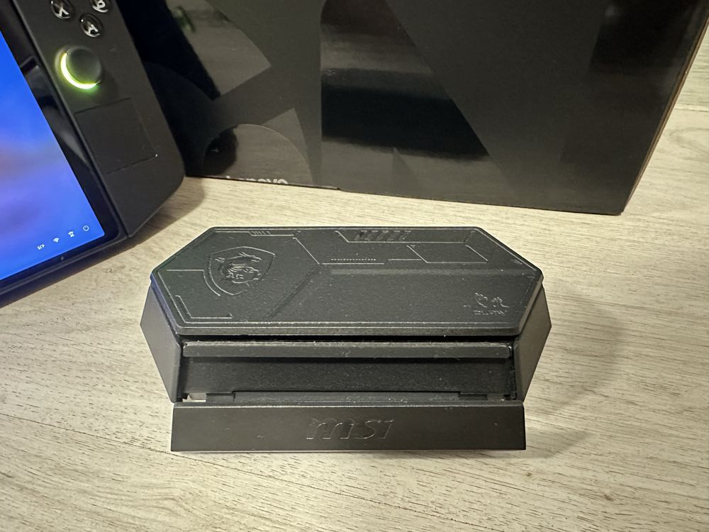 Гейминг Конзола Lenovo Legion Go в Гаранция + MSI Nest