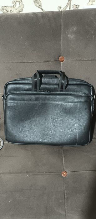 Продам новую сумку фирмы RIVACASE для ноутбука 16 дюймов экран!!!
