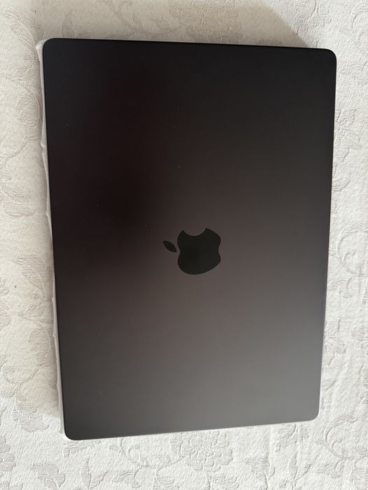 Apple Macbook Pro, M3 Max, 16 Core CPU, 40 Core GPU, 64Gb RAM, 1Tb SSD