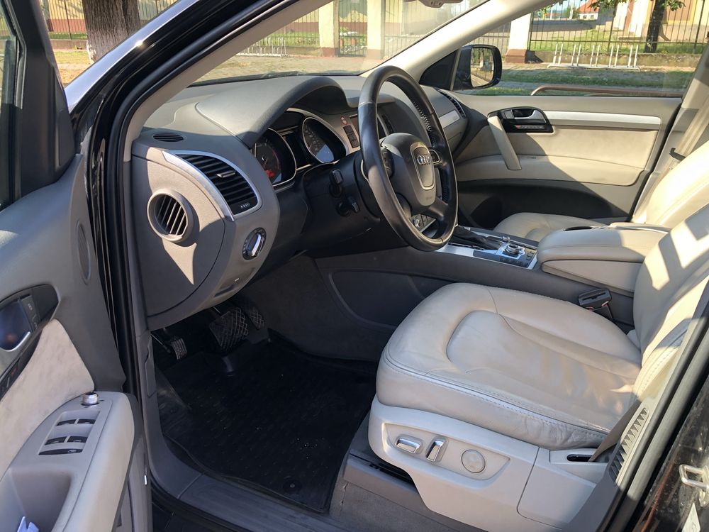 Vand Audi Q7 2012