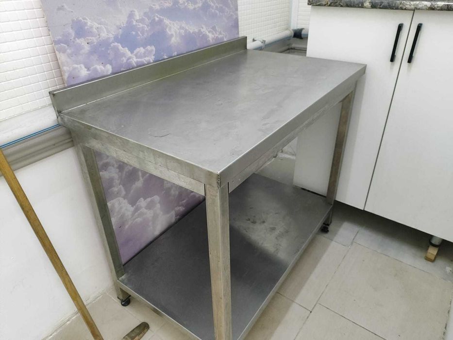 Разделочный стол для пищевых продуктов