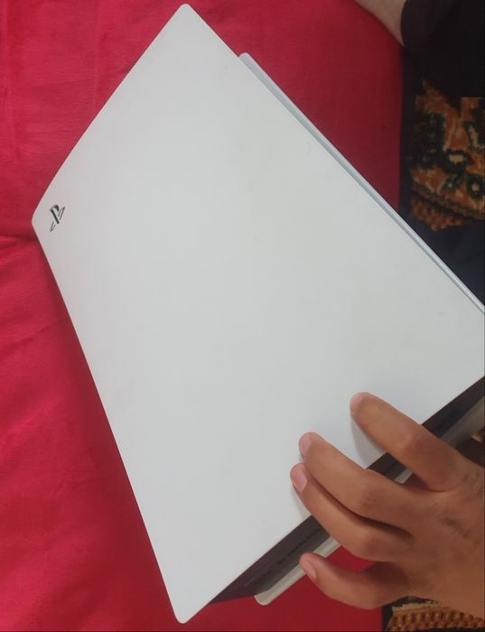 Ps 5 сатылады жағдайы өте жақсы тек уйде устағанмын для себя
