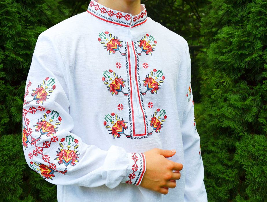 Мъжки ризи с бродирана шевица от производител