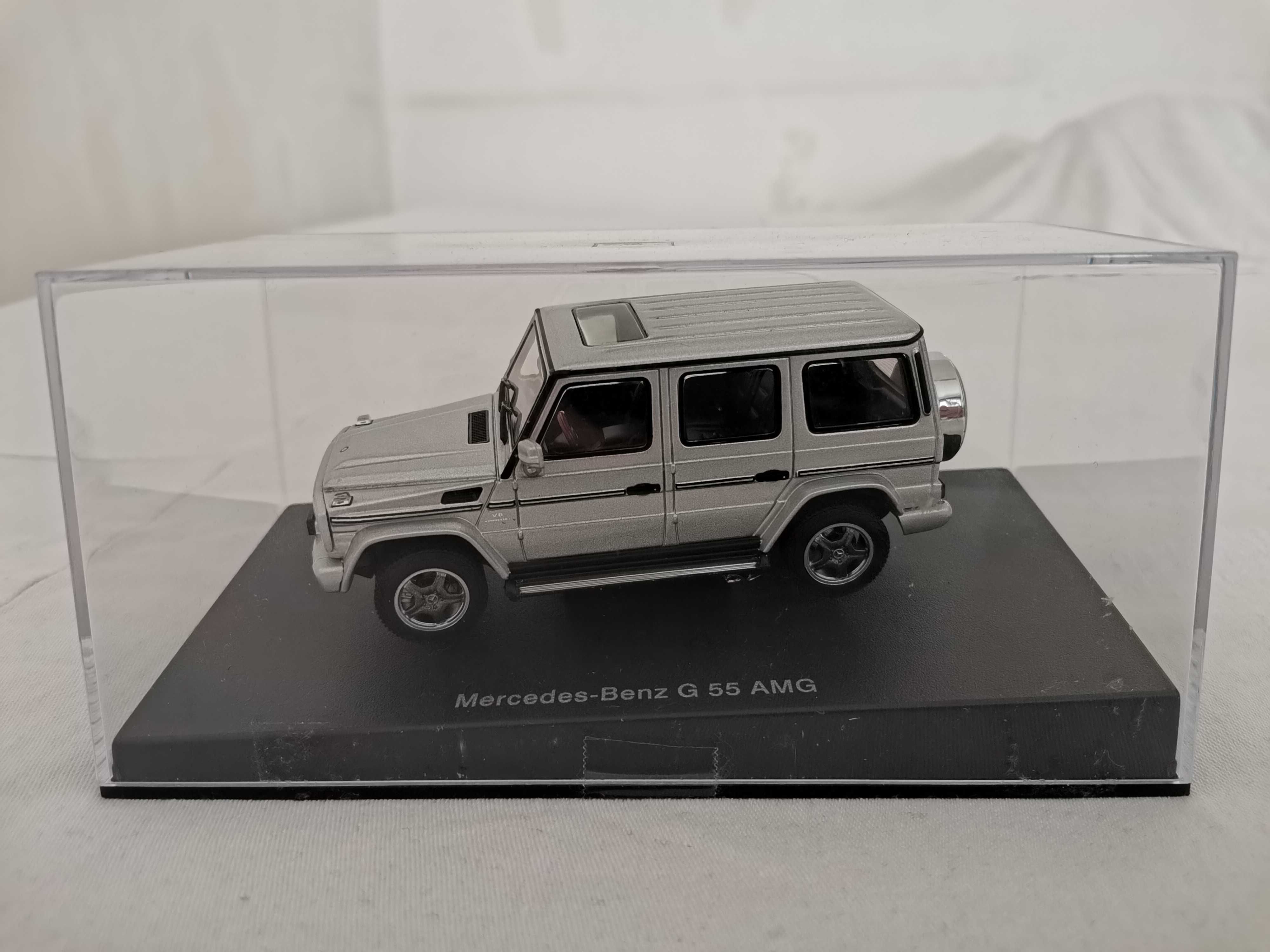 Продавам diecast колекционерски модели на леки автомобили в мащаб 1:43