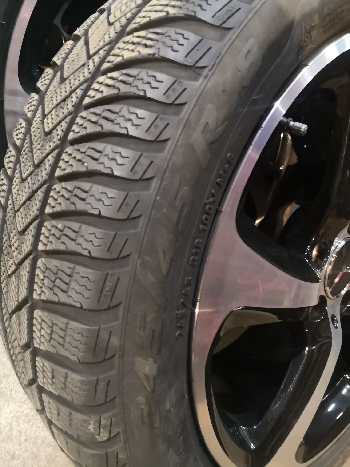 245 45 18 цола гуми като нови Pirelli