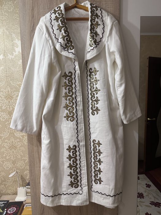 Продам мужской чапан новый