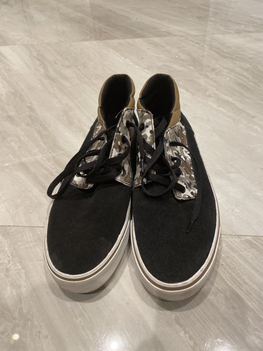 Pantofi Bershka Man marimea 41 camo piele intoarsa sneakers barbati