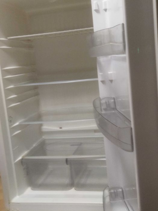 Vând combina frigorifica Whiripool