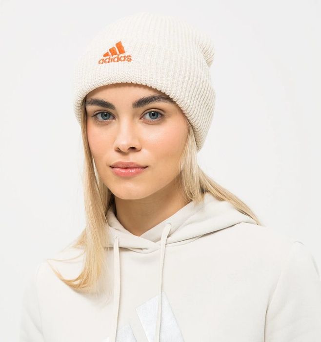 Оригинална дамска шапка Adidas