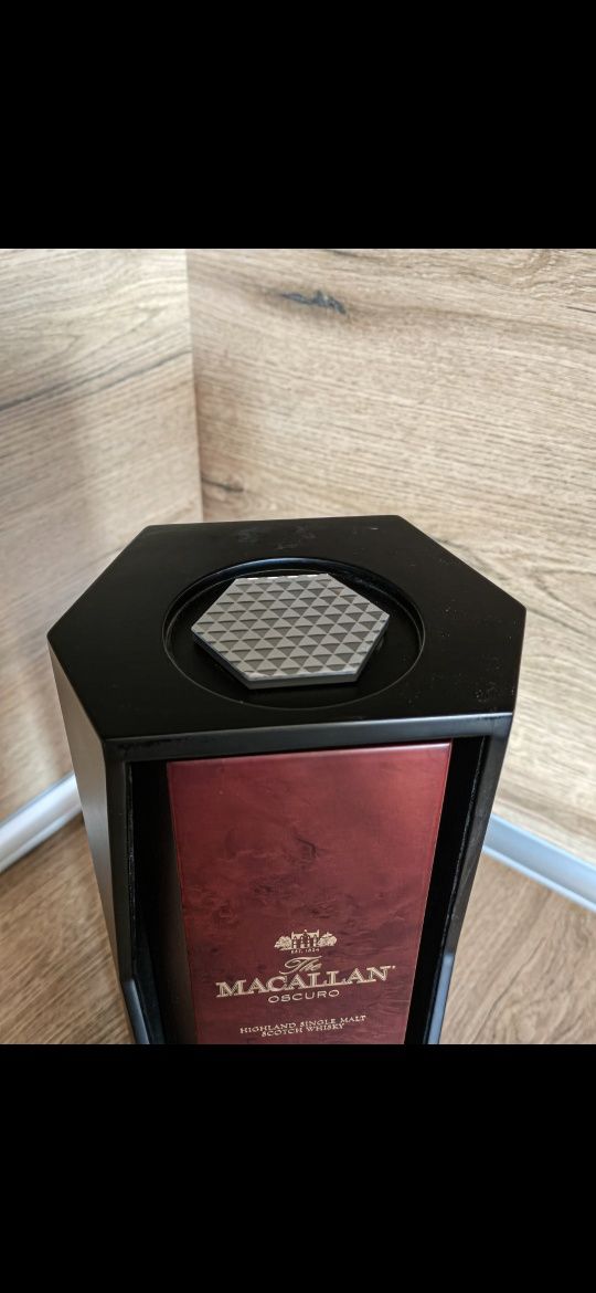 Празна кутия от Macallan уиски