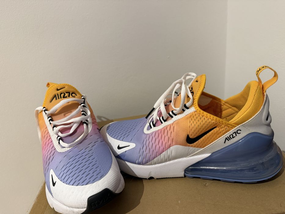 Adidasi dama NIKE AIR MAX 270 ,,Gradient''