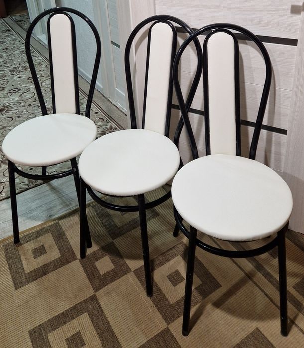 Продам кухонные стулья