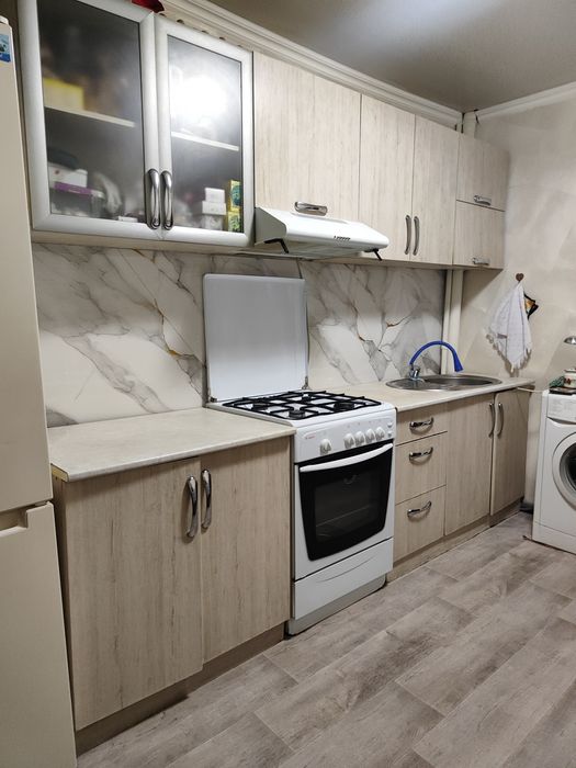 Продаем срочно кухонные гарнитуры