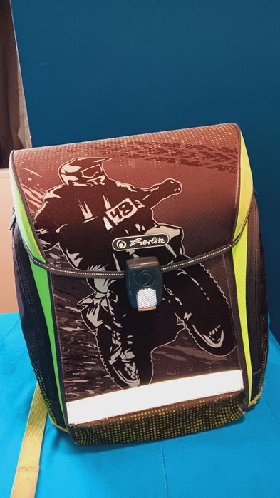 Ергономична ученическа раница