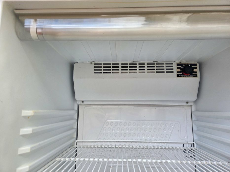 Хладилна витрина