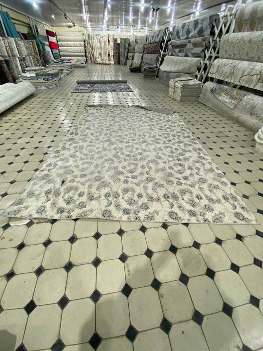 Ковер Длина 4.2 метра, Штртна 3.2 метра. Новый не подошел размер