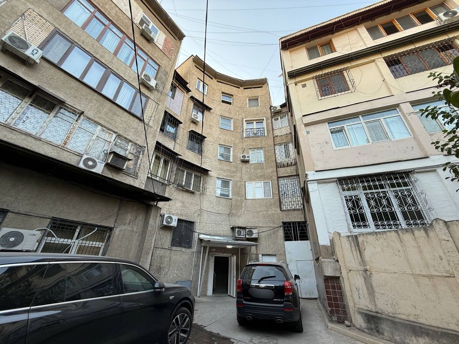 Срочно Продается Квартира 2/2/5 91м2 на ул. Истикбол / Ц-1