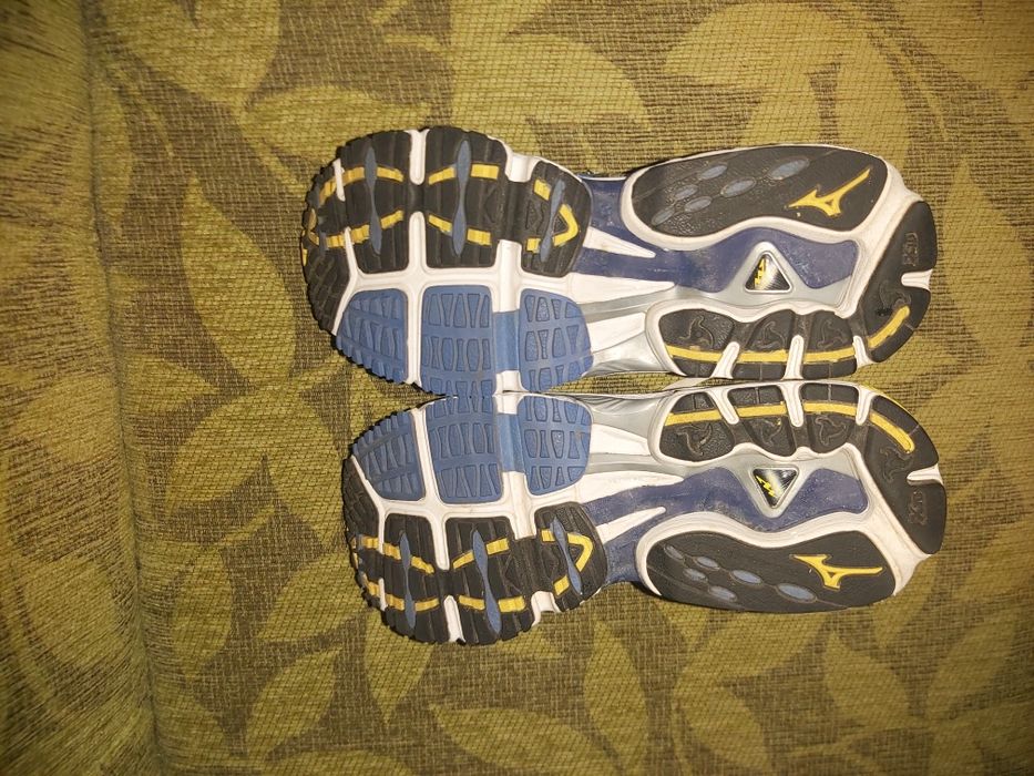 Дамски маратонки Mizuno Wave Nirvana 7