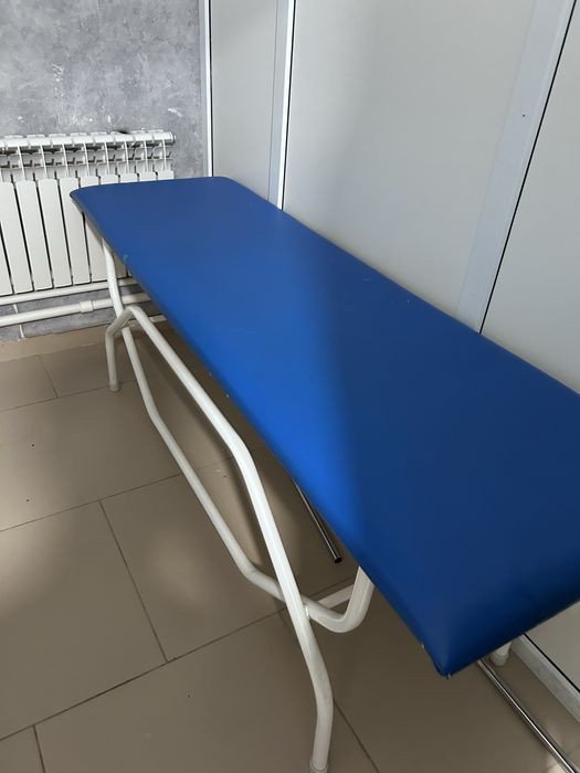 Продам медицинскую кушетку для массажа, процедур и медкабинета