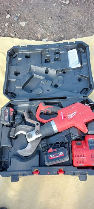 Инструменти Milwaukee и Hitachi, Акумулаторна Раница-Батерия, Куфар