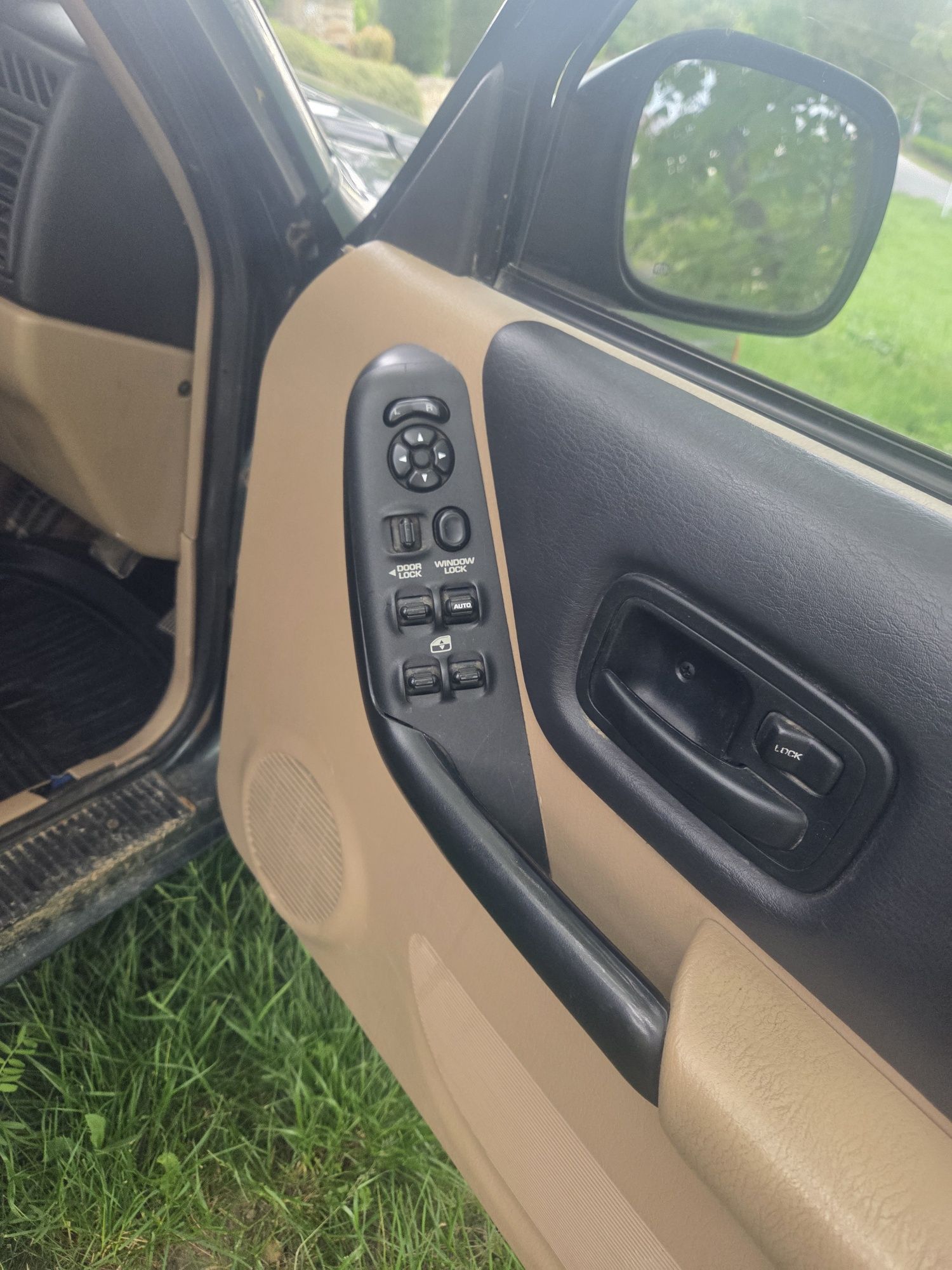 Продава се Jeep Cherokee