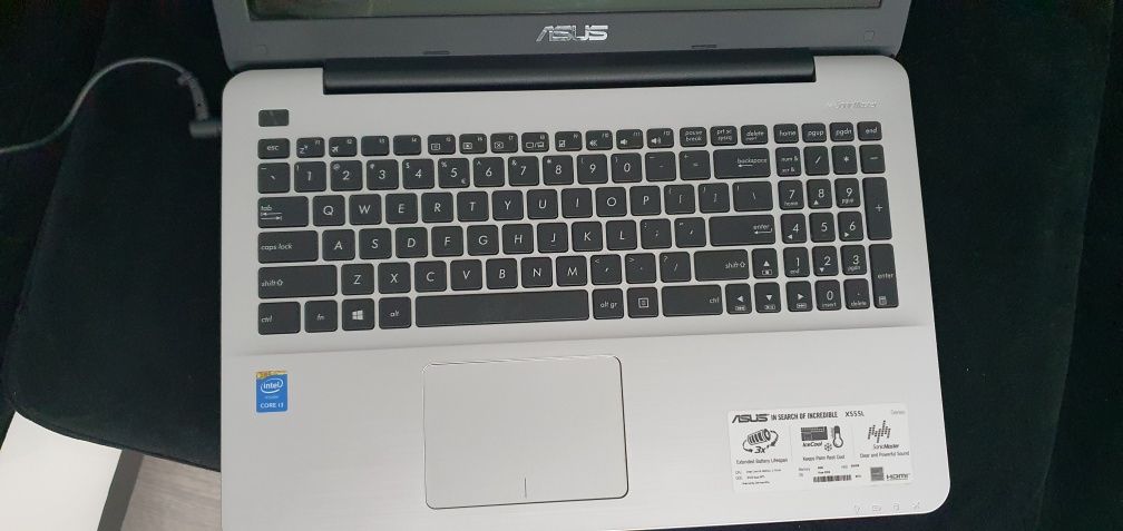 Laptop ASUS X555L