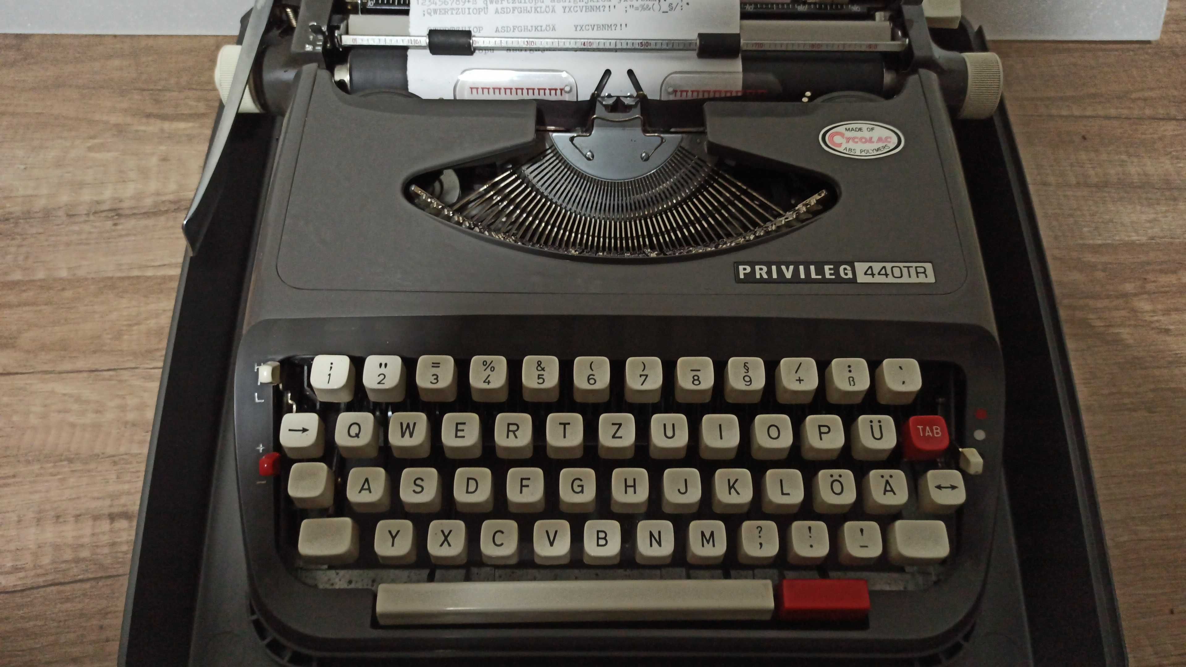 Masina de scris Privileg 440TR
