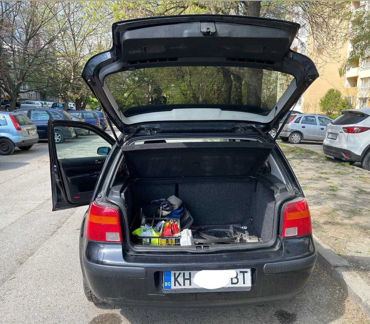 Продавам VW Golf 4 – 1.9 TDI - черен металик