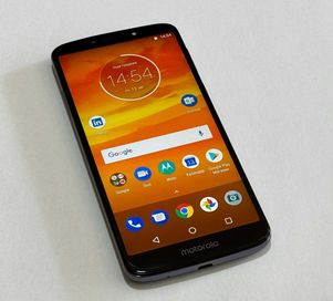 Продавам Motorola E5 Plus