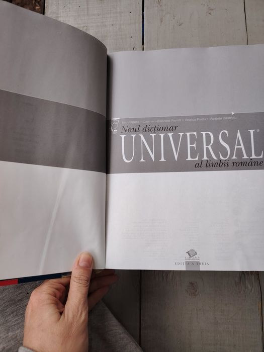 Dicționar universal editura Litera