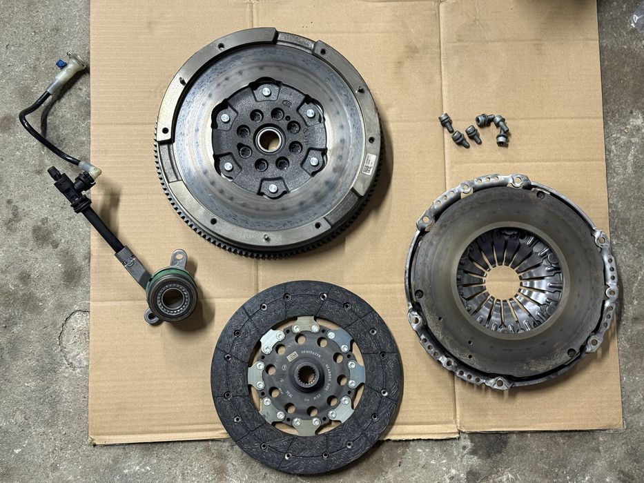 Kit ambreiaj cu volanta renault master 3 2.3 euro 6