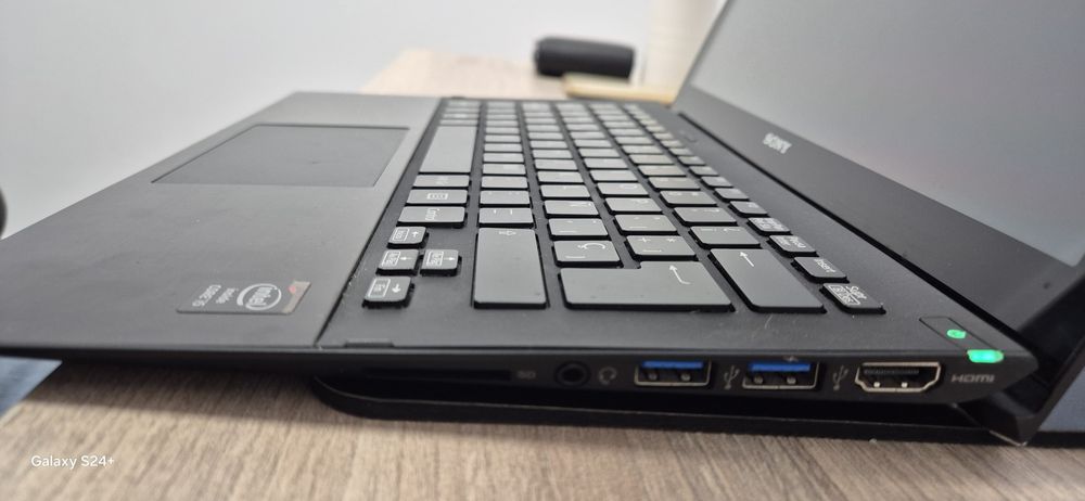 Intel I5 8gb ram  touch screen