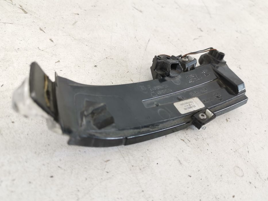 Мигач Огледало Ляво Мерцедес-Бенц Е-Клас / Mercedes-Benz E-Class W212