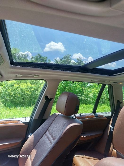 Продавам x5 3.5i e70