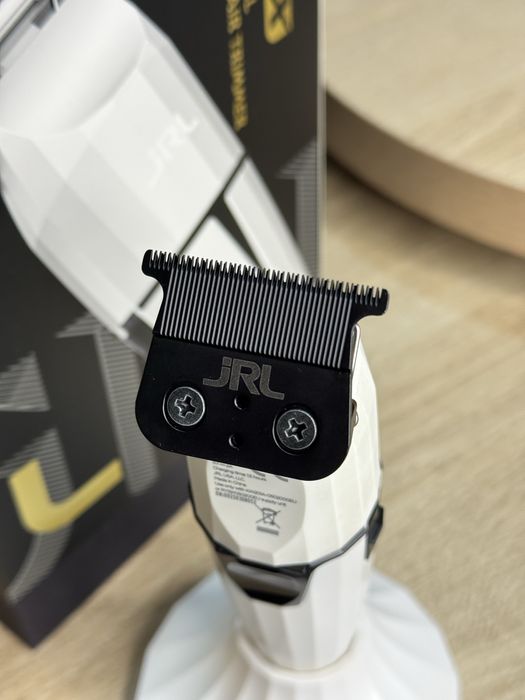 Професионален тример JRL FF2020T-B ONYX с гаранция